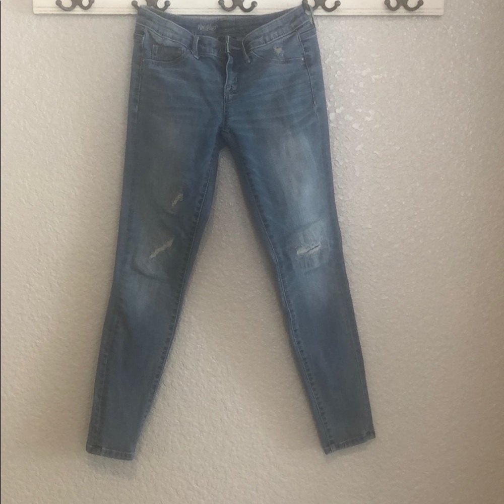 Distressed Skinny Jeans